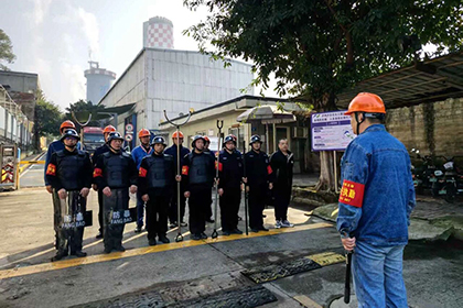 凯发k8一触即发股份公司开展反恐防暴实战演练