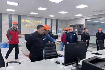 凯发k8一触即发股份公司总经理傅利才一行检查指导110千伏变电站技改工作