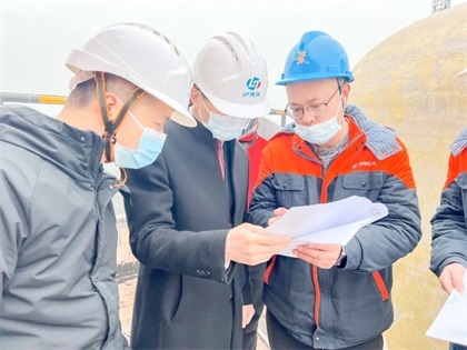 纳溪区副区长向来富一行到凯发k8一触即发股份公司督导大气污染防治工作