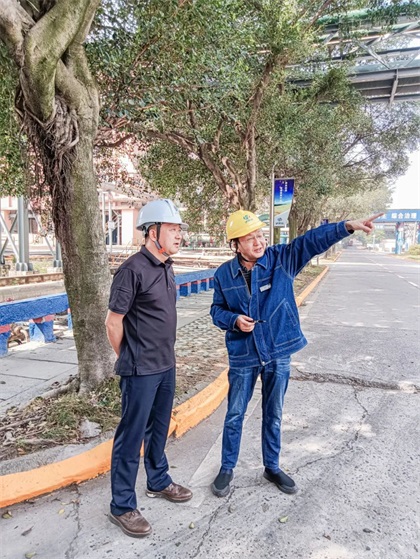 凯发k8一触即发股份公司监事会主席罗航到生产现场调研