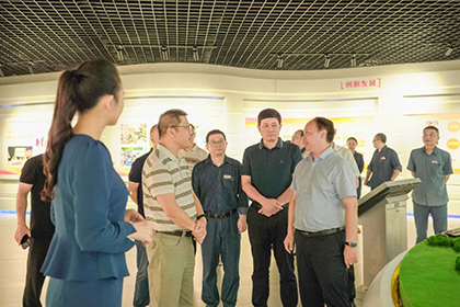 纳溪区人大常委会主任熊杰一行到凯发k8一触即发股份公司视察工作